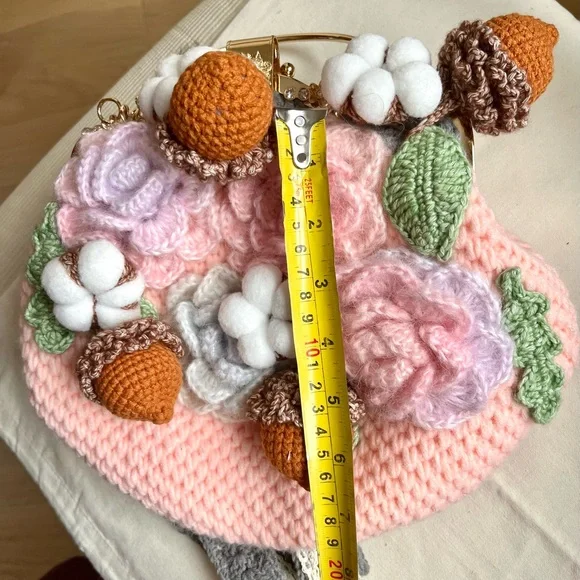 Handmade Crochet Frame Handbag - Picture 5 of 7